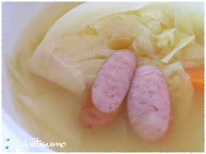 栄養満点の「丸ごとキャベツのスープ」の一枚目の画像
