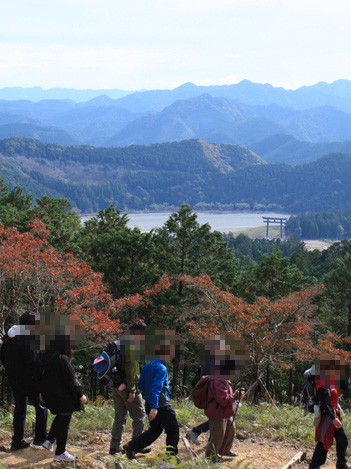 熊野古道近くの見晴らし台から見た大斎原