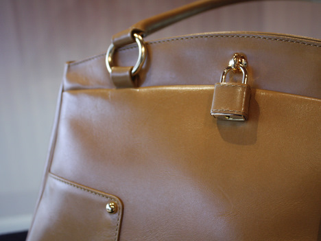 ベルメゾン限定のハマノ/濱野皮革工芸のバッグ