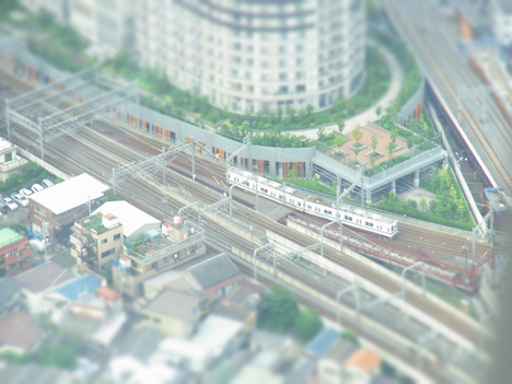 ミニチュア撮影モードのスカイツリーからの電車の景色